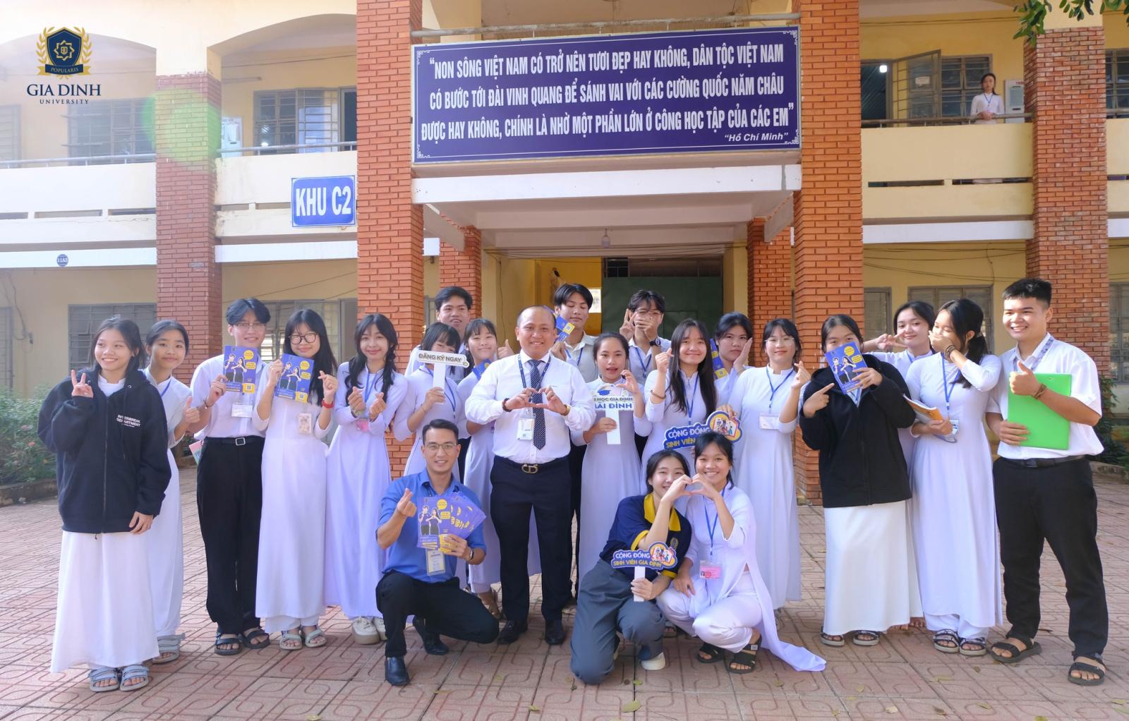 Cách lựa chọn chương trình học thuật truyền thông phù hợp