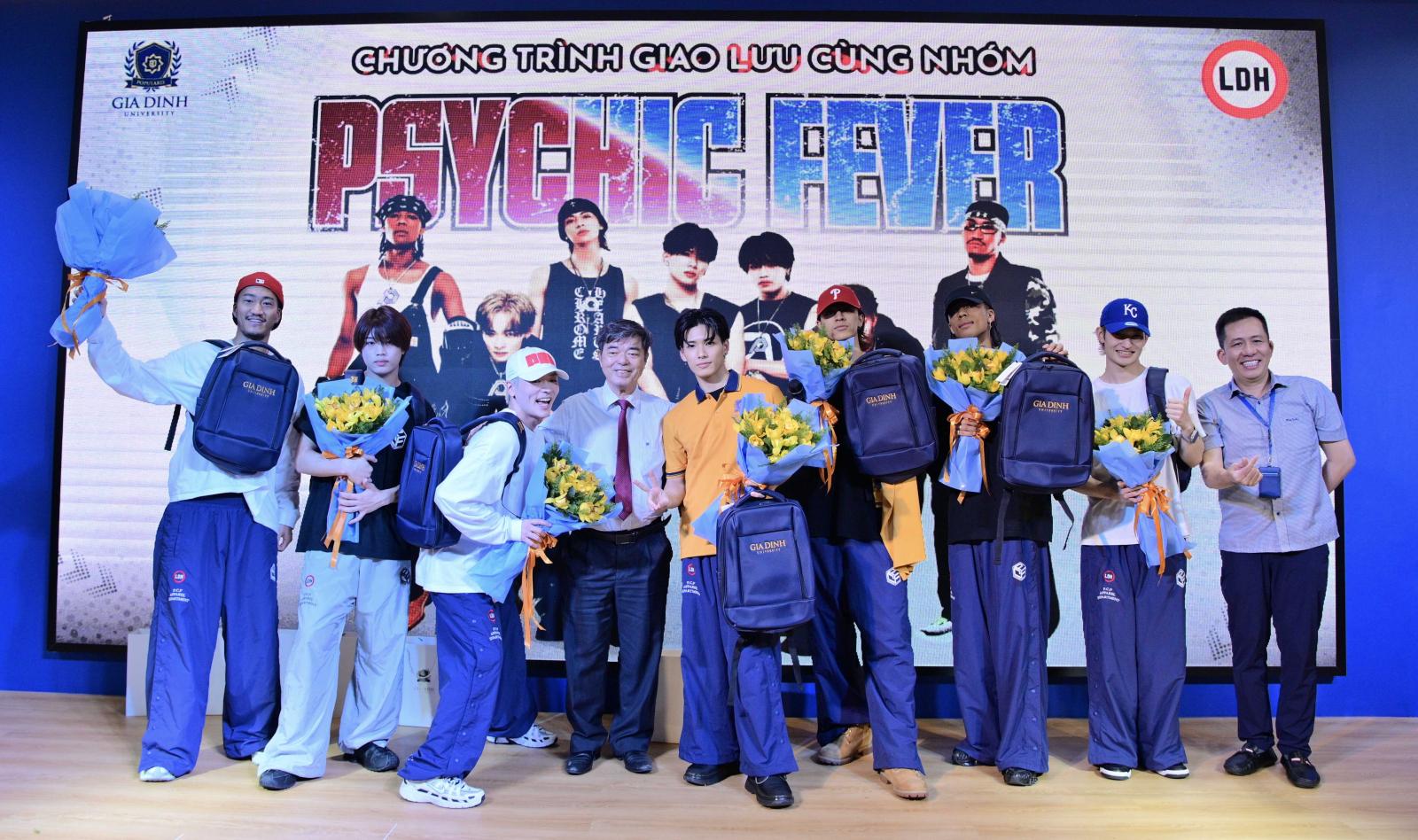 Một sinh viên truyền thông chia sẻ cảm xúc thật về ngày đầu tiên nhập học