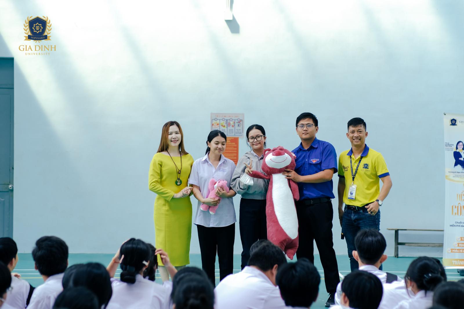 Chia sẻ kinh nghiệm thi cử từ người đi trước