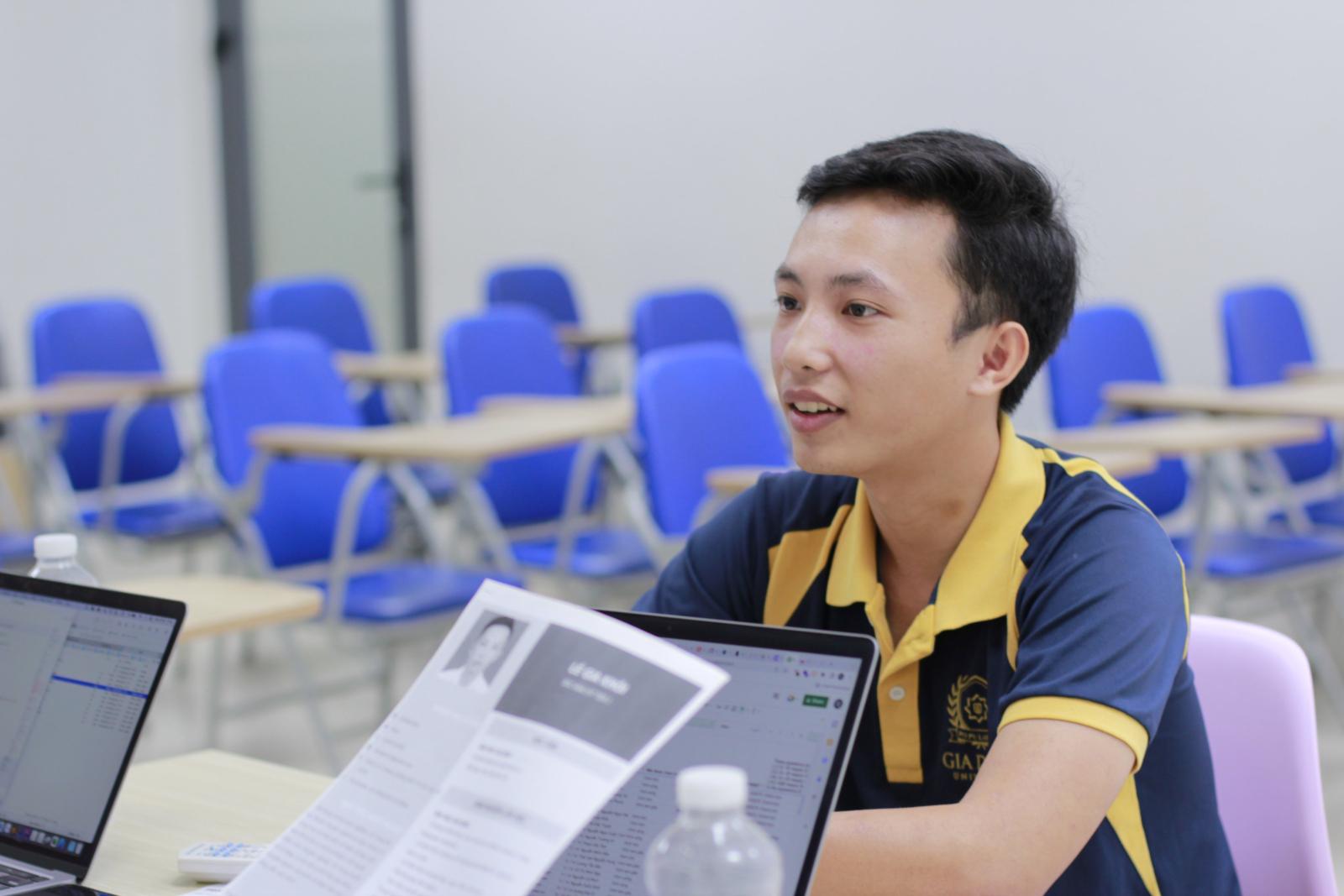 Các công cụ hỗ trợ kỹ năng viết kịch bản quảng cáo hiệu quả, từ phần mềm viết kịch bản đến công cụ phân tích thị trường.