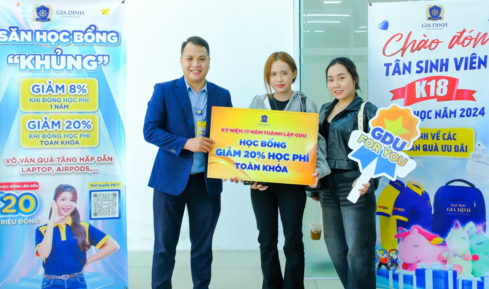 Điều kiện xét tuyển học bổng hỗ trợ tài chính ngành truyền thông