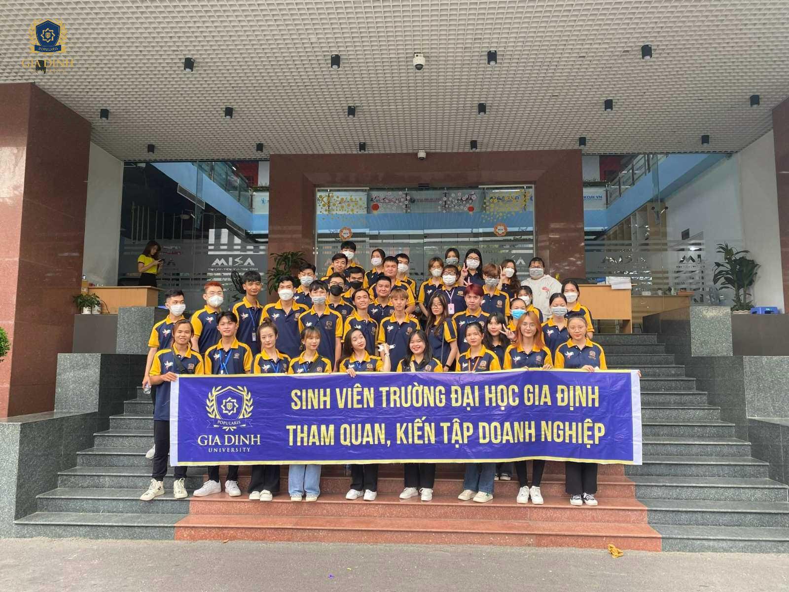 Doanh nghiệp và trường học hợp tác tuyển dụng thông qua các hoạt động hội thảo và việc làm