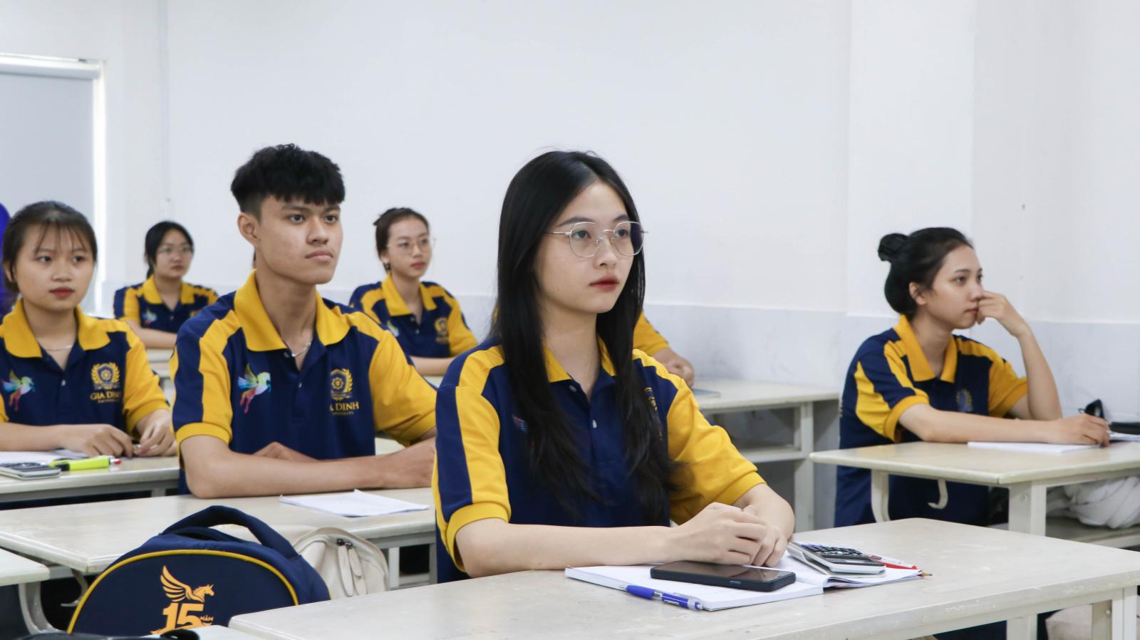 Mô hình giả lập trong dự án truyền thông quảng bá sản phẩm, hiển thị giao diện phần mềm mô phỏng.