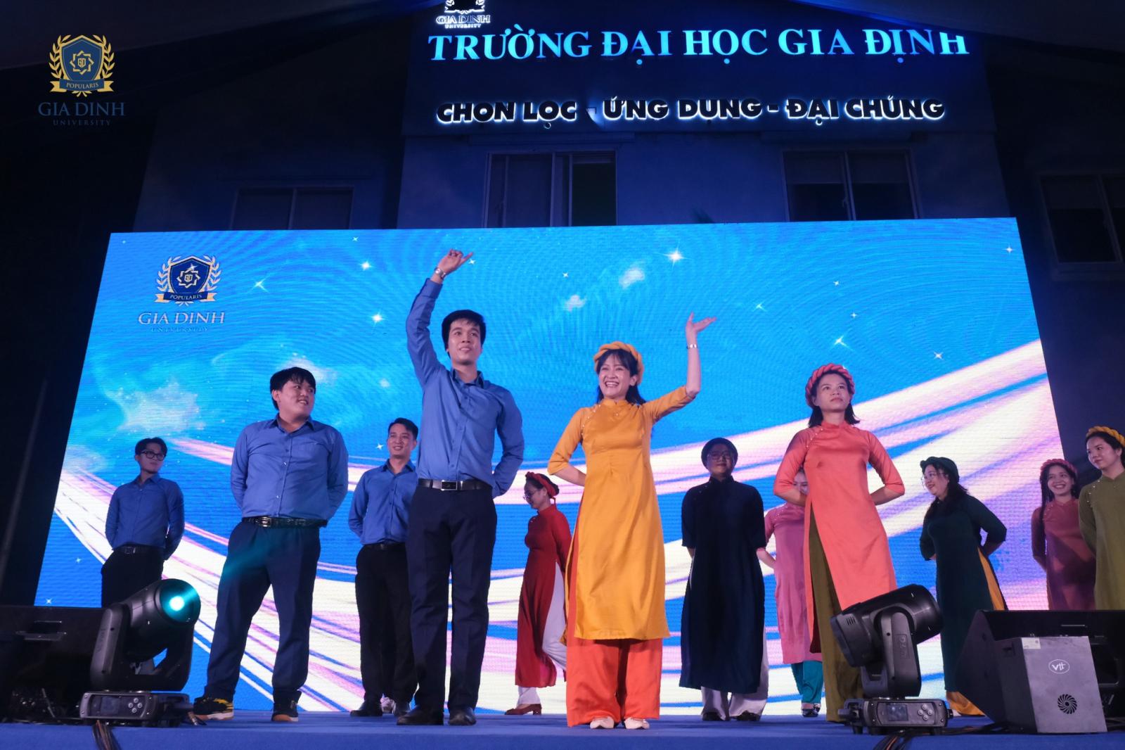 Học truyền thông có cần năng khiếu hay không?