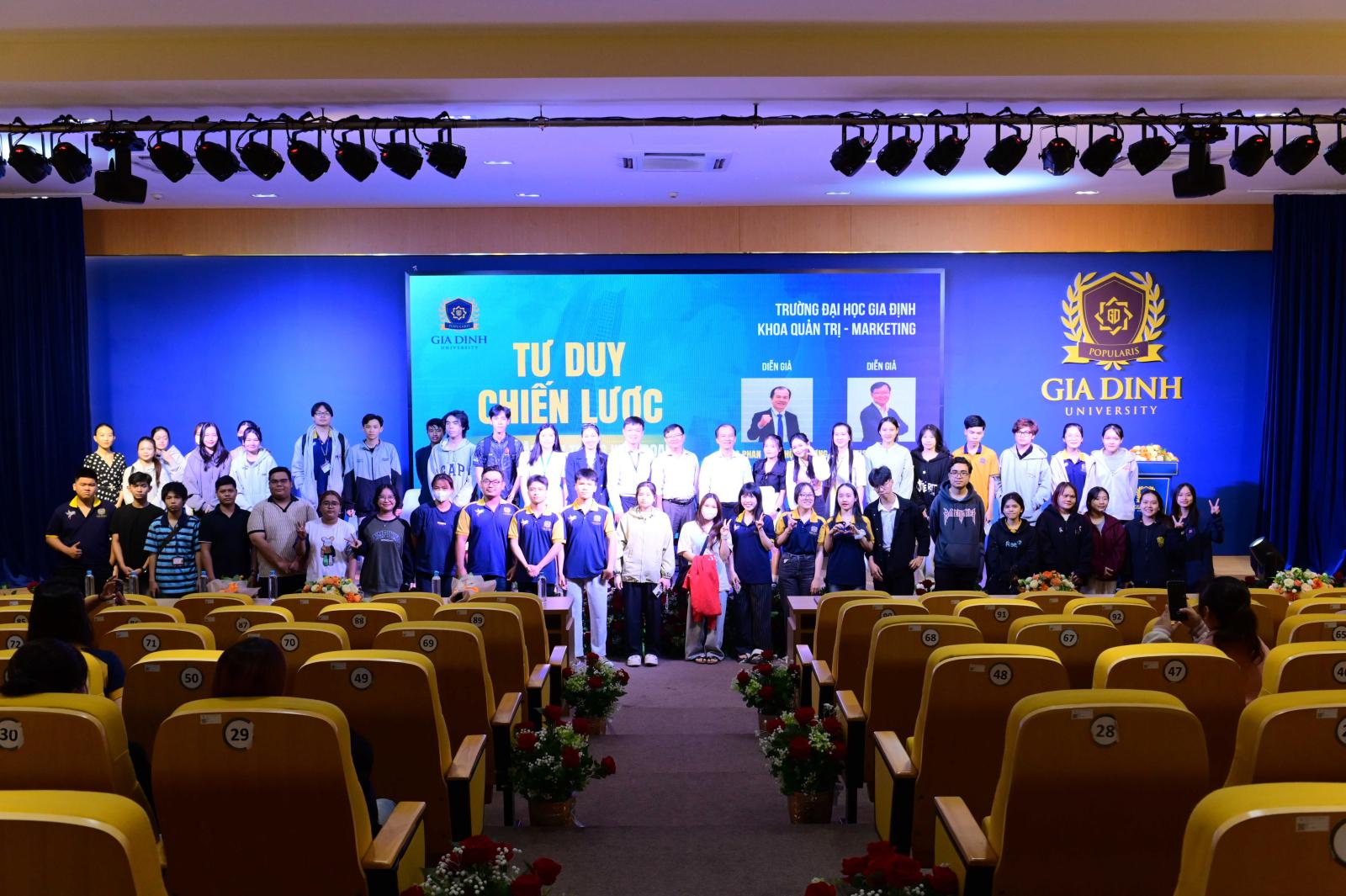 Hội thảo hướng nghiệp cho sinh viên, chia sẻ kinh nghiệm, kiến thức về ngành nghề, kỹ năng cần thiết