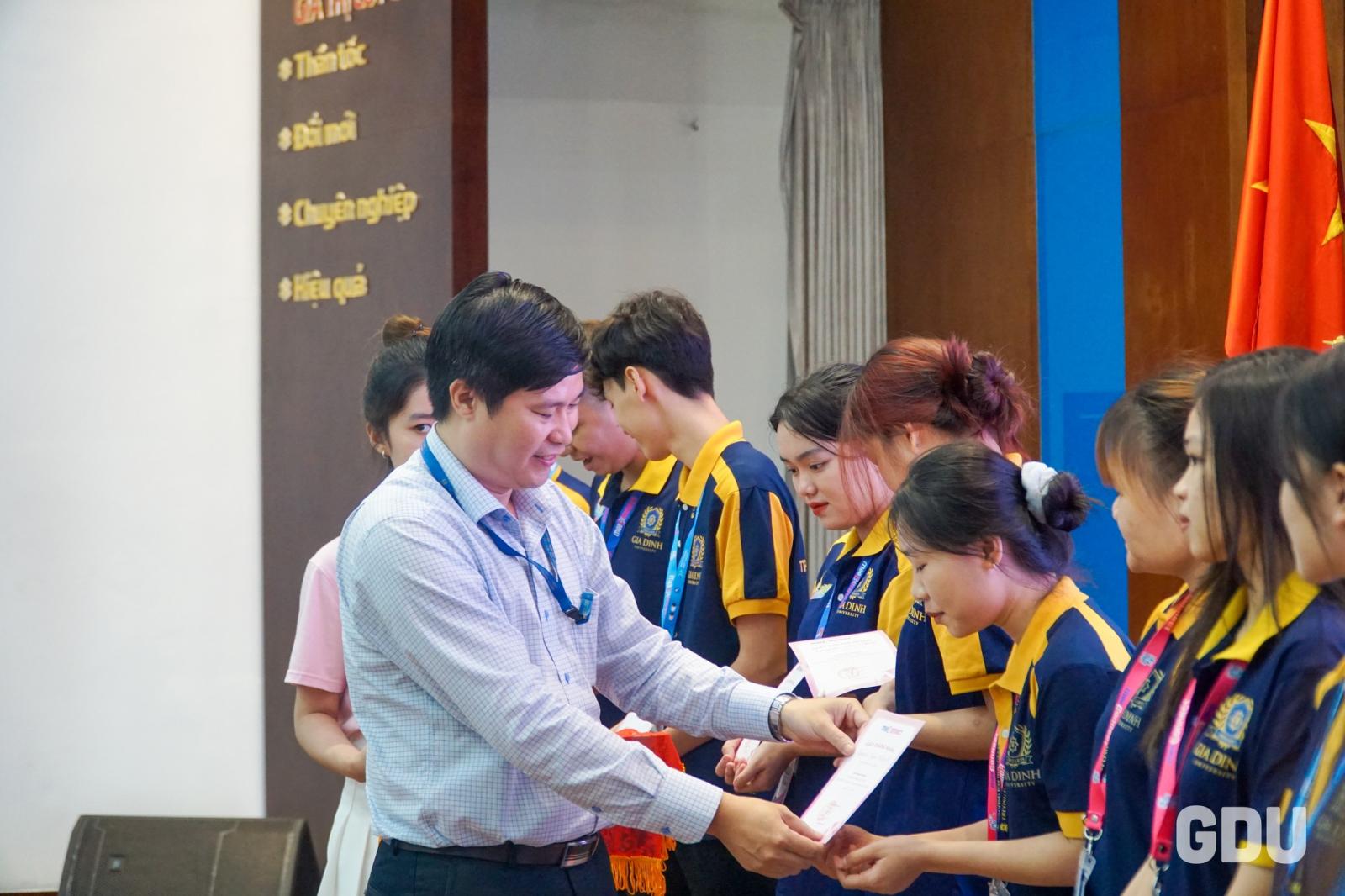 Tổ chức họp trực tuyến hiệu quả đòi hỏi kỹ năng đặc biệt