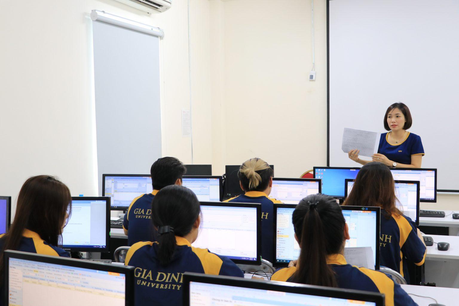 Lựa chọn chuyên ngành trong ngành truyền thông