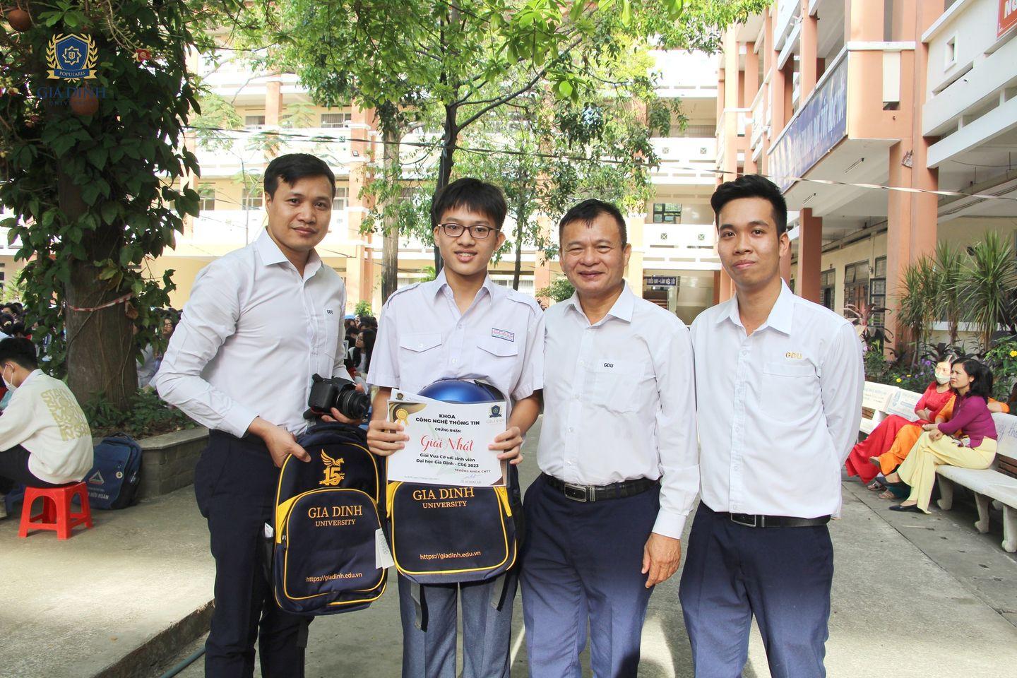 Mức lương trong ngành truyền thông có xứng đáng với công sức bỏ ra?