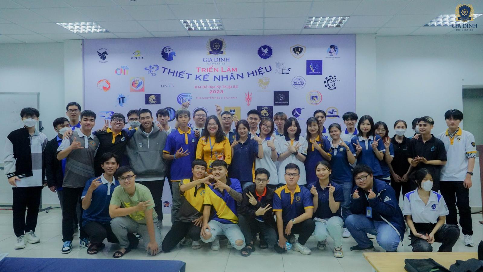 nhung-ngo-nhan-thuong-gap-ve-nganh-truyen-thong