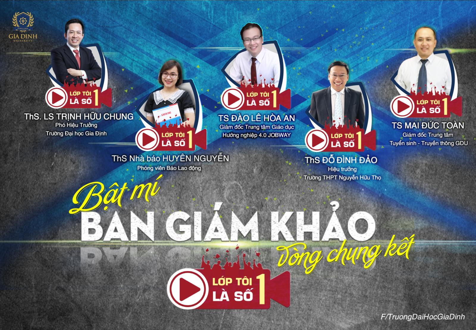 nhà báo phóng viên thu thập thông tin hiện trường