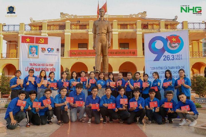 Những sinh viên cùng nhau xây dựng cộng đồng vững mạnh