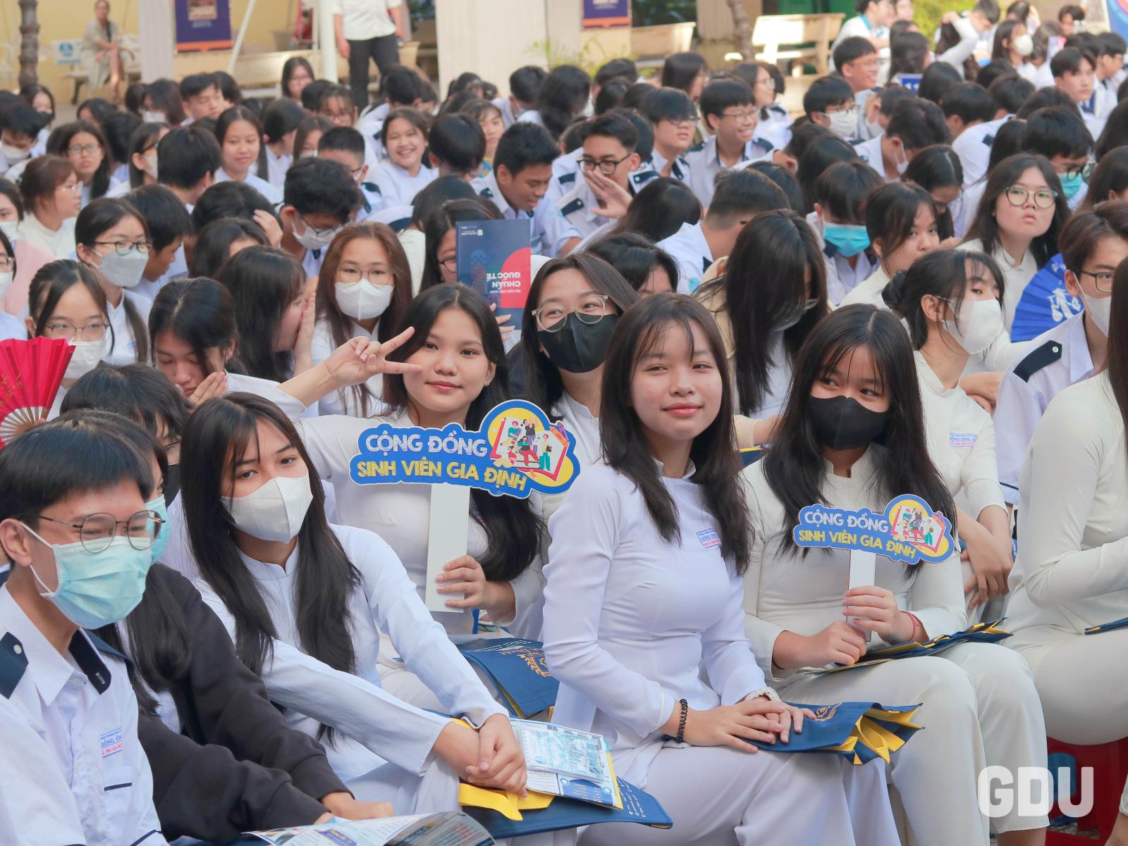 sinh viên chọn môn học tự chọn trong danh sách