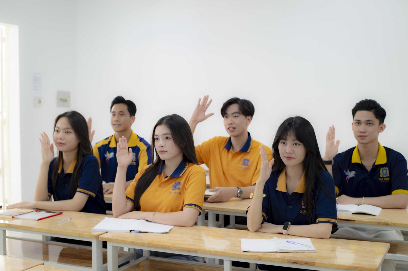 Sinh viên năm hai tập trung học môn nền tảng để xây dựng kiến thức vững chắc