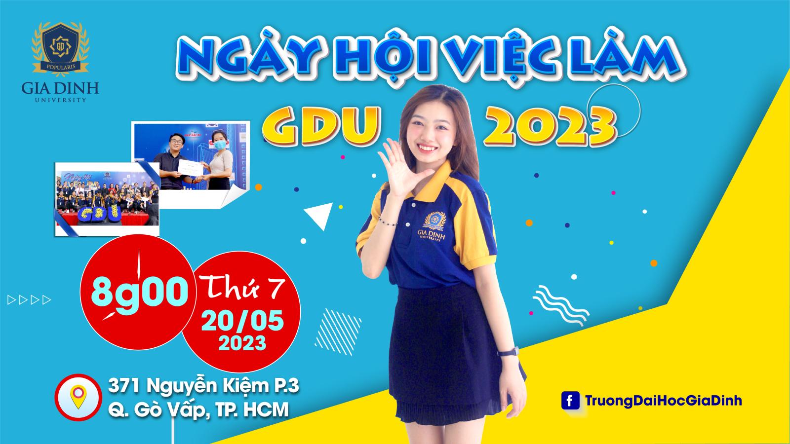 Sinh viên tham gia ngày hội việc làm tại trường, tiếp xúc với các nhà tuyển dụng