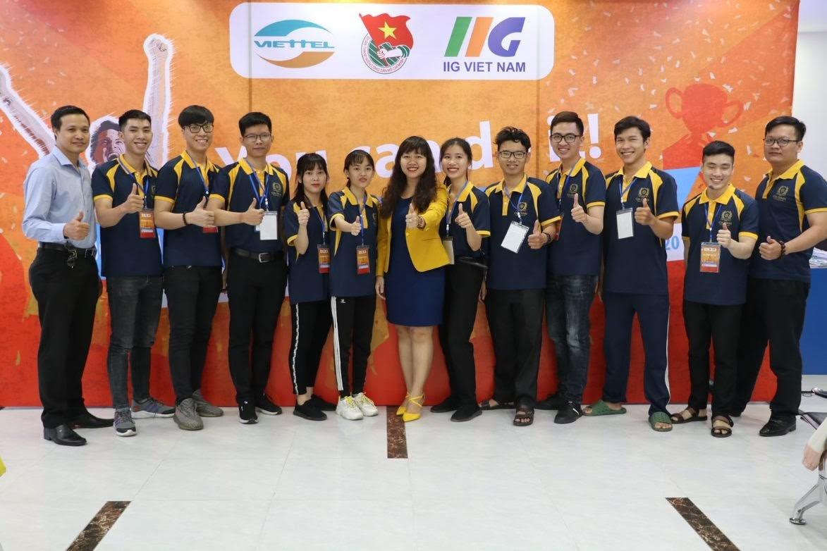 Su kien vinh danh cuu sinh vien tieu bieu tai truong dai hoc