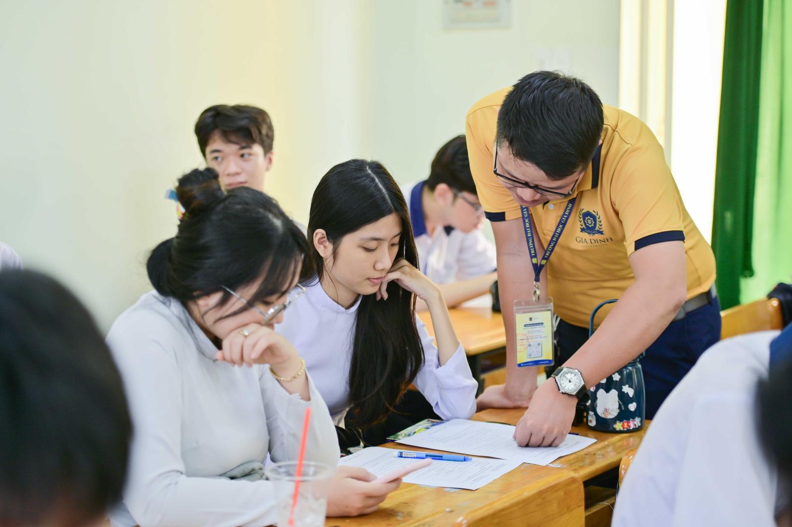 thong-tin-chi-tiet-ve-lich-tuyen-sinh-2024-giup-hoc-sinh-nam-bat-co-hoi