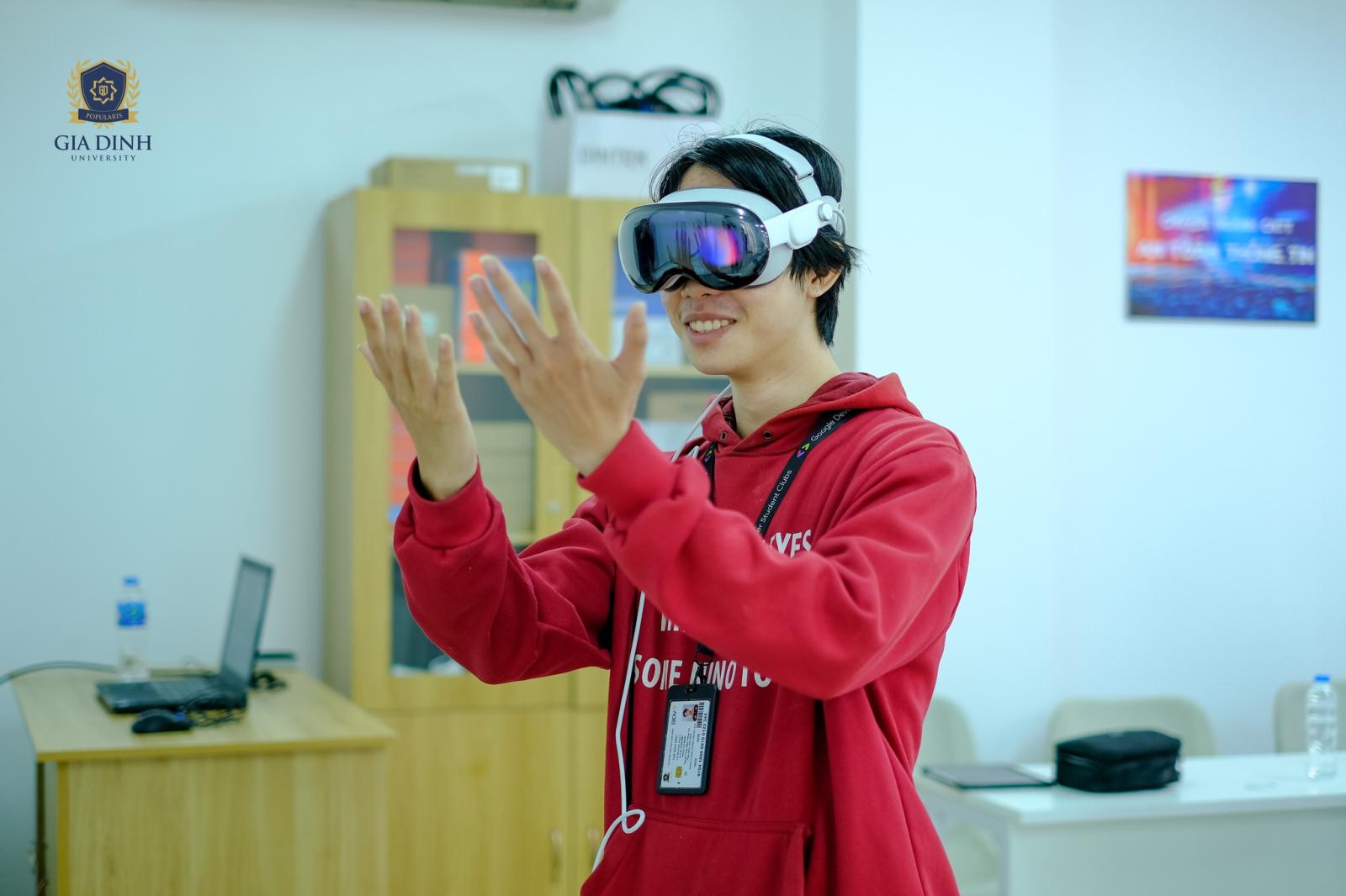 Truyền thông số tại Việt Nam đang phát triển mạnh mẽ, mang đến nhiều cơ hội và thách thức.