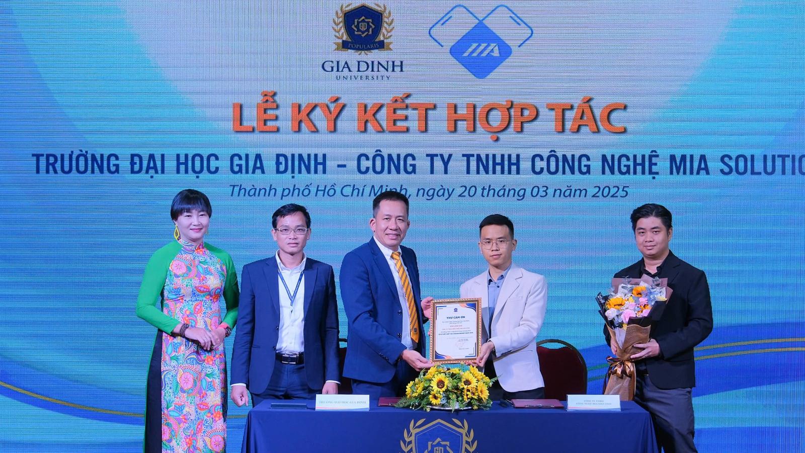 Tương lai của dự án thực tế cho sinh viên truyền thông: Công nghệ, kỹ năng, hợp tác