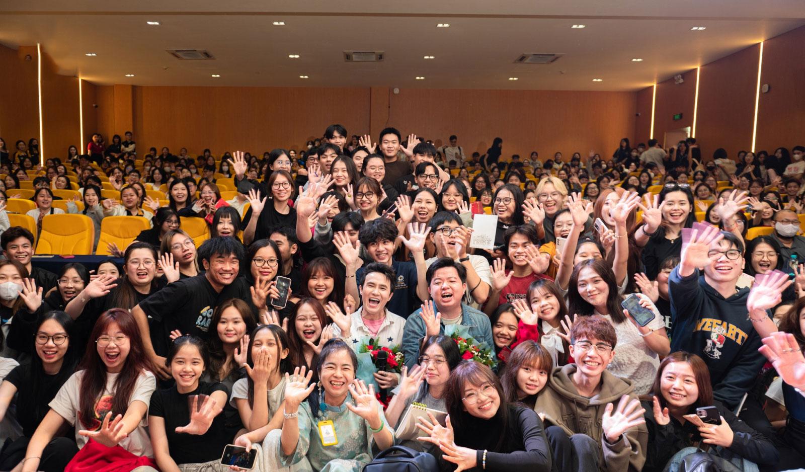 Tương lai ngành truyền thông và học phí