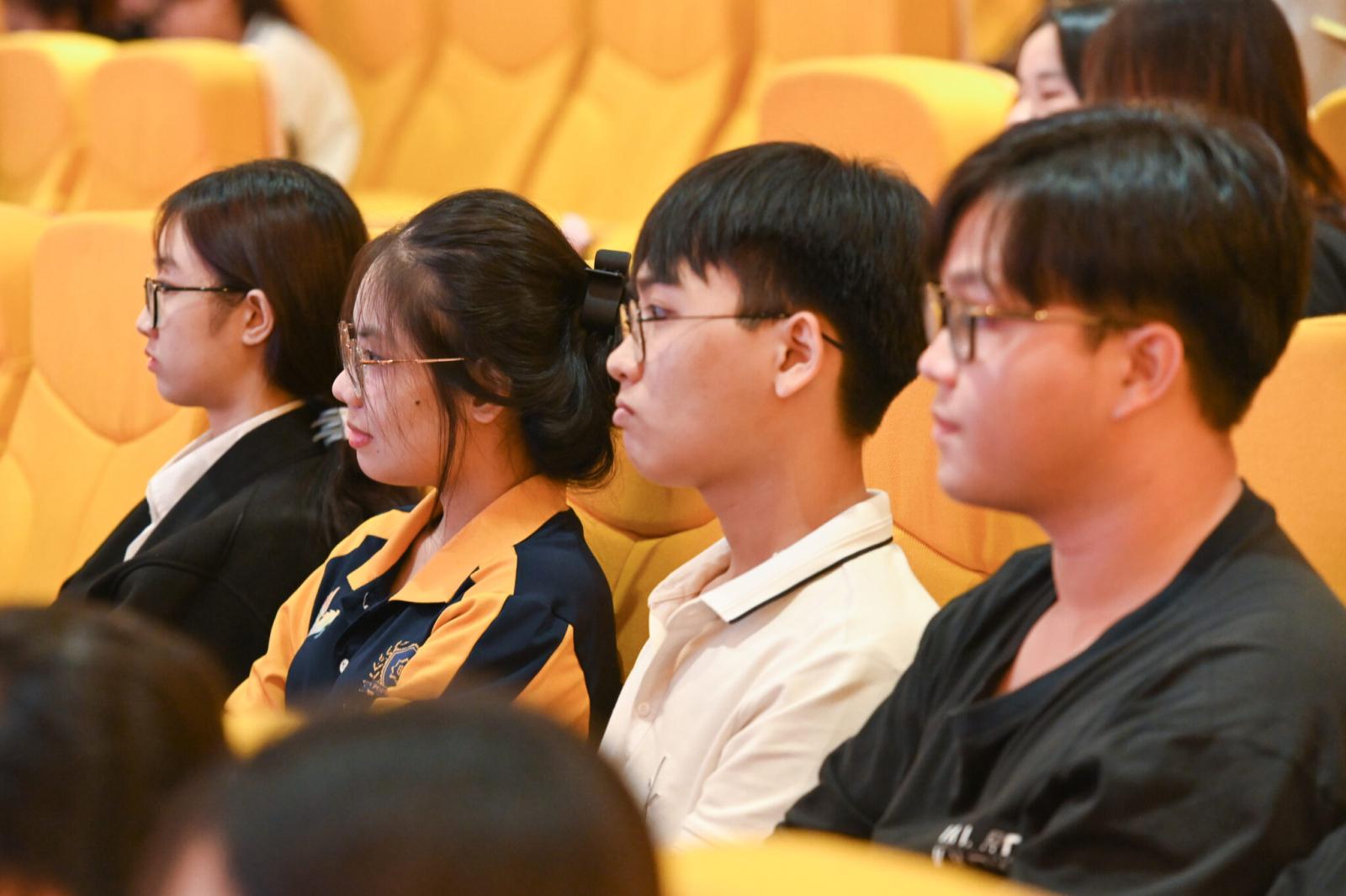 Ưu và nhược điểm của truyền thông đại chúng